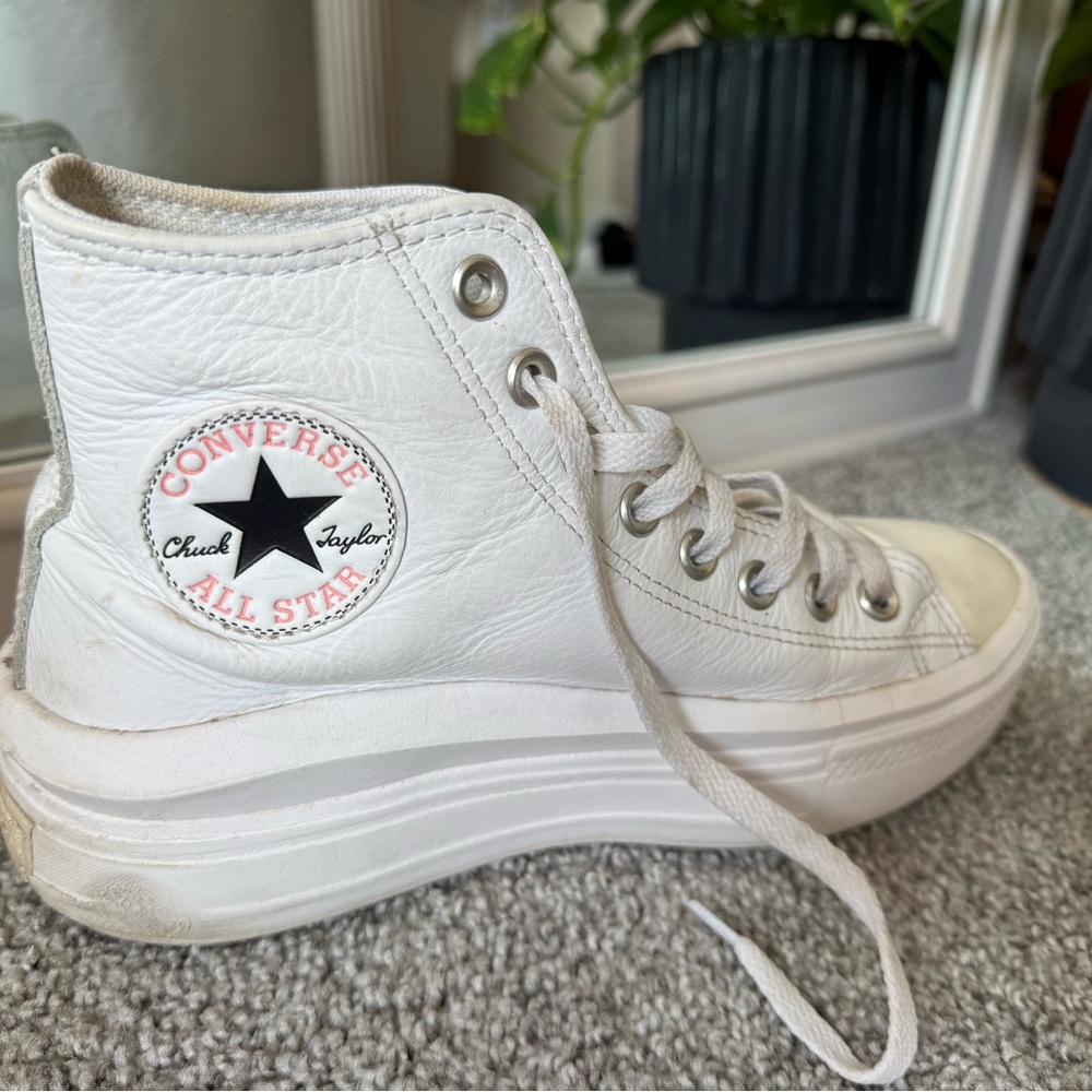 Converse Leather White High-Top Sneakers Classic Canvas Design